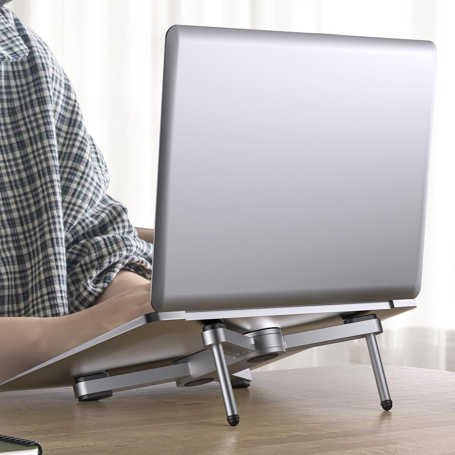 NÖRDIC bærbare stativer av høy kvalitet for MacBook Pro og opptil 14" bærbare datamaskiner