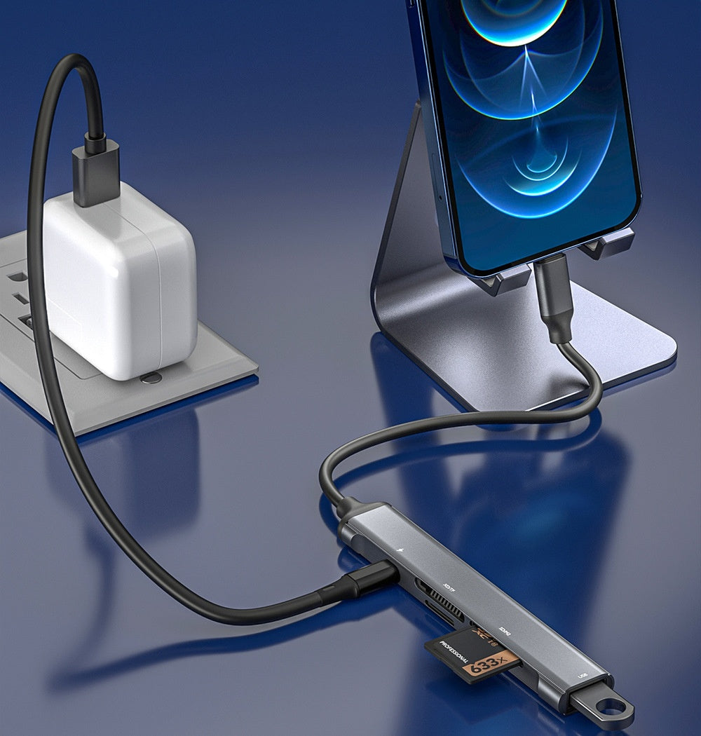 NÖRDIC Lightning-kortleser 4 spor SD, MicroSD, MS, M2 1xUSB-A 3.0 1xLightning-lading UHS-I