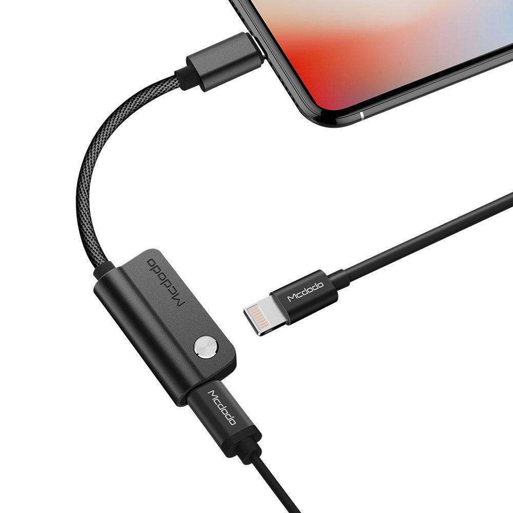 McDodo CA-4701 Lightning (ikke MFI) til dobbelt lynadapter for å lytte til musikk og last inn enheten samtidig, 10cm kabel